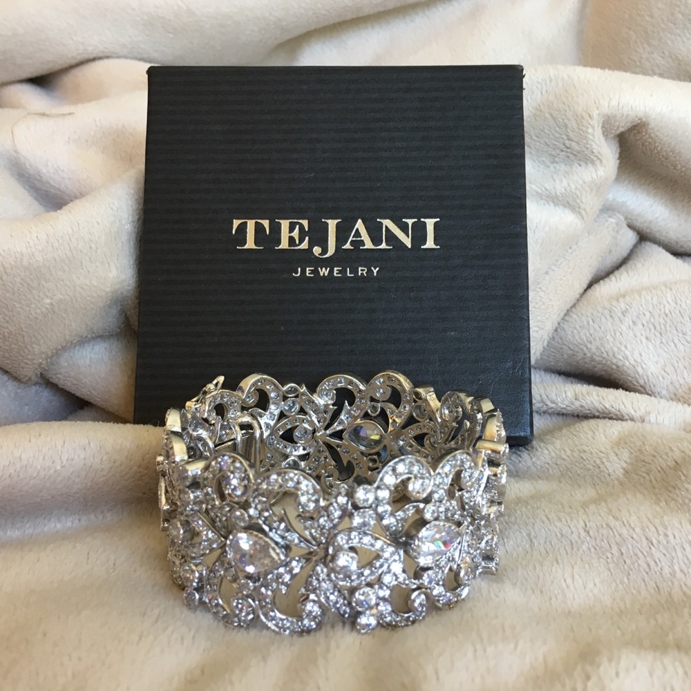 Tejani Vintage Cuff  >> Bridal Statement Piece